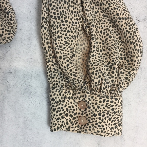 American Eagle Cheetah Print Top Womens Medium Criss Cross Elastic Waist Blouse - Picture 5 of 12